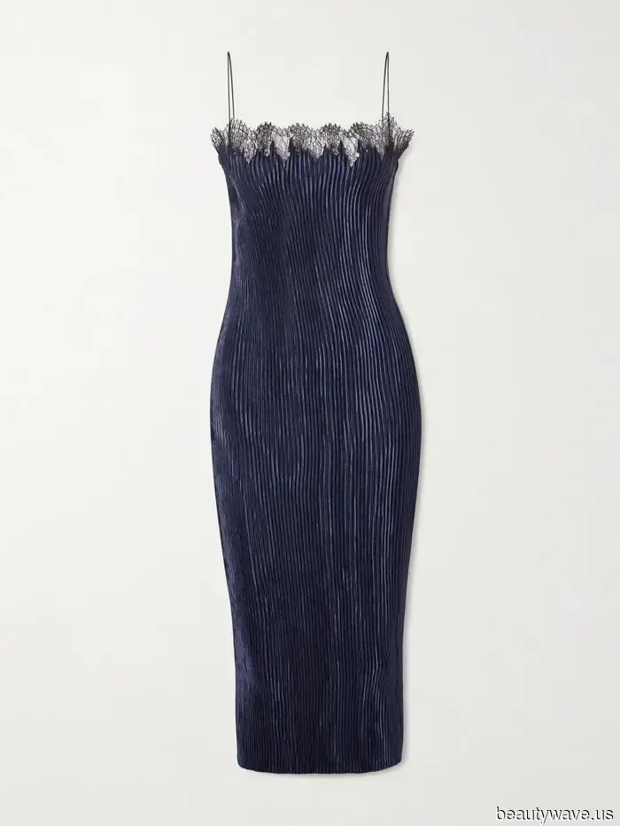 The Who What Wear editors shared their top 21 fashion discoveries for this month.