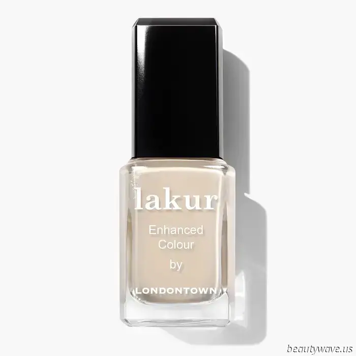 ¿Avena, Almendra o Fresa? Los Mejores Tonos de Esmalte de Uñas Lechoso para una Manicura de Verano a la Moda