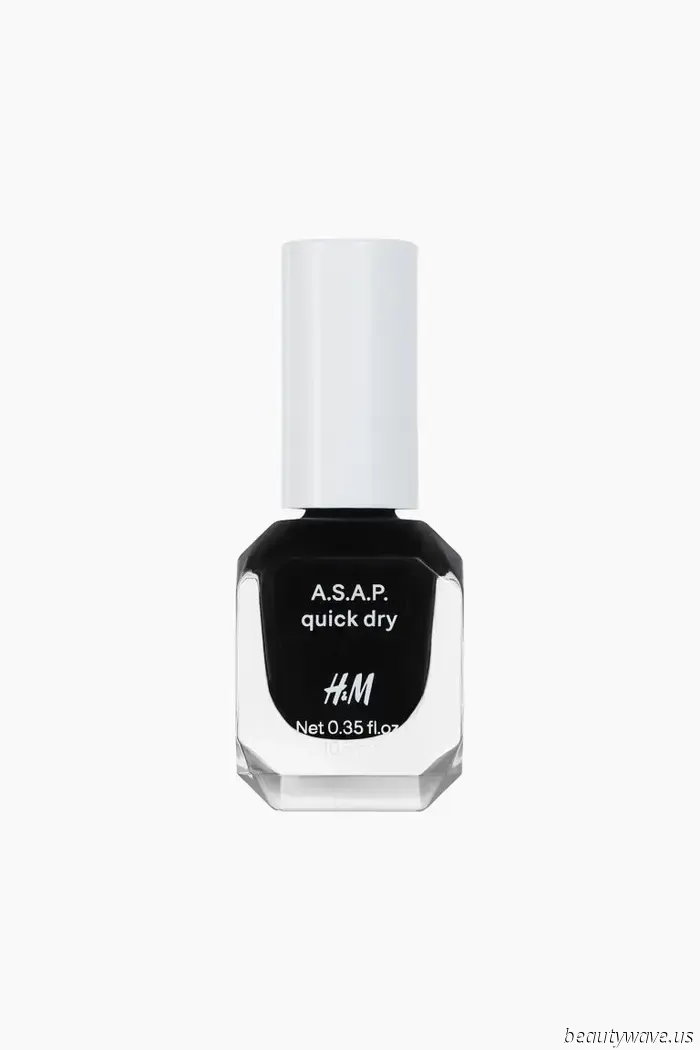 I've Been Looking—Here Are the Summer Pedicure Colors That London's Most Fashionable Are Sporting