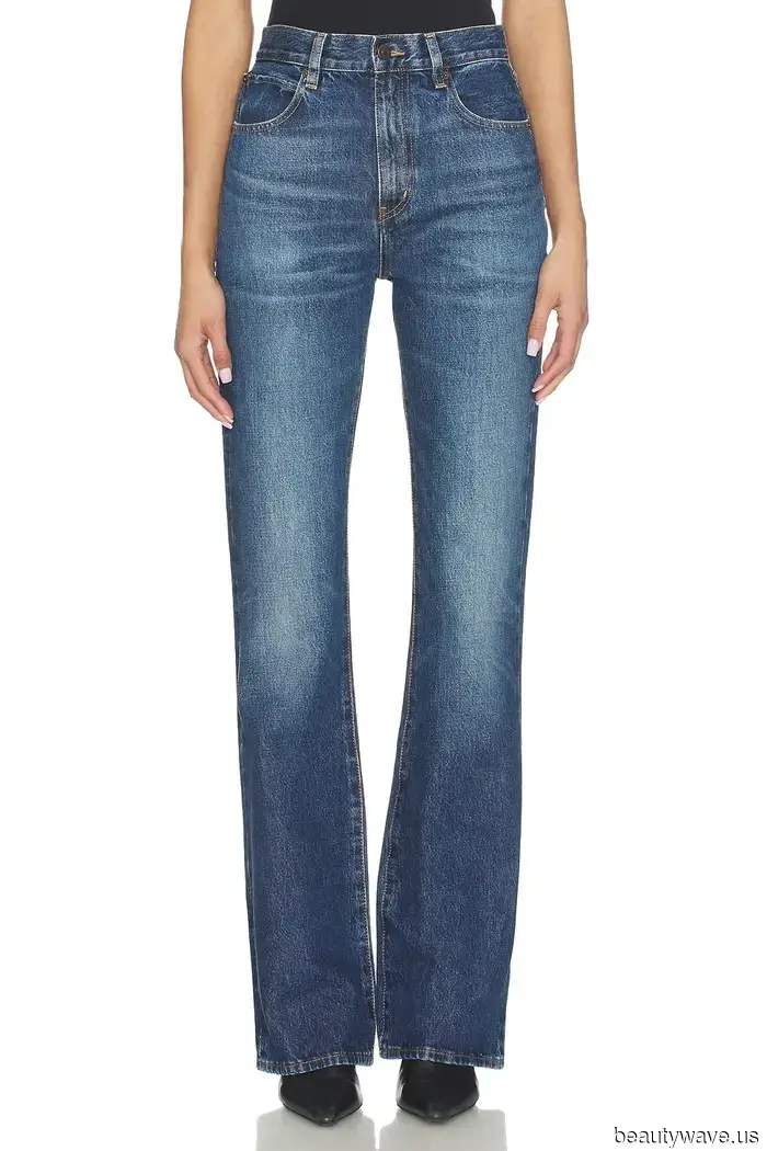 Die besten schwarzen Oberteile, die Sie in diesem Frühling mit Ihren Jeans tragen können