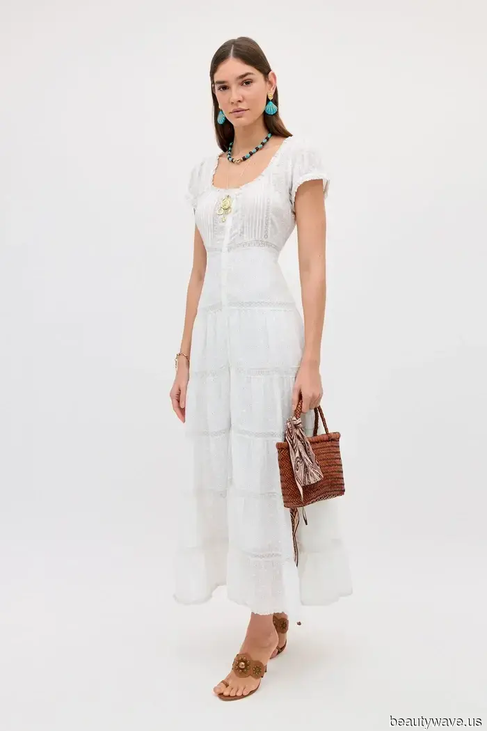 Gwyneth Paltrow ha appena aggiornato la sua tendenza per i vestiti estivi senza tempo con gli accessori più belli.