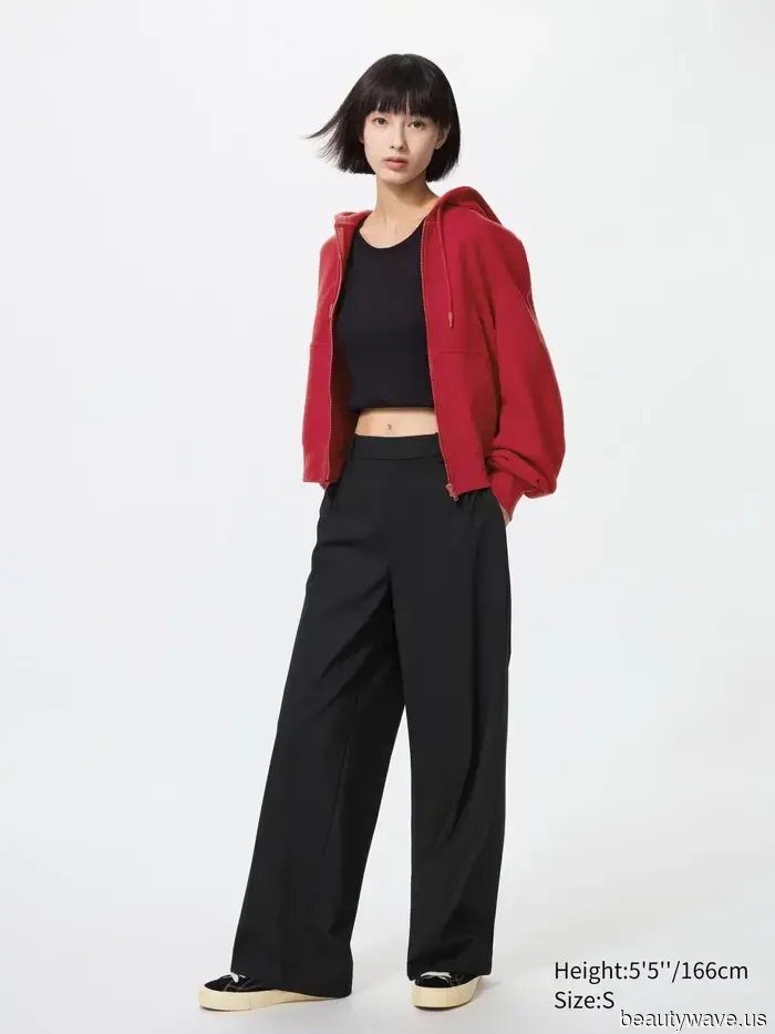 Victoria Beckham mi ha appena mostrato il modo più elegante di indossare una canotta quest'estate.