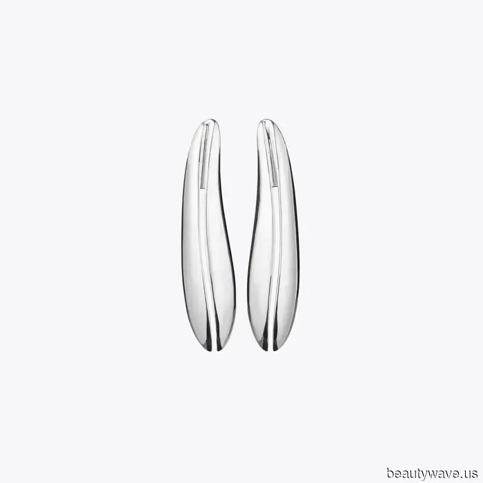 The Unique Earrings That Trendy Girls in Paris and NYC Are Sporting