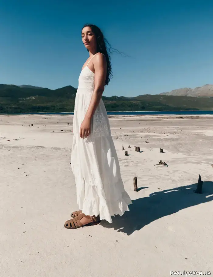 Not Flip-Flops or Fisherman's—This "Outdated" Shoe Trend Pairs Best with White Dresses