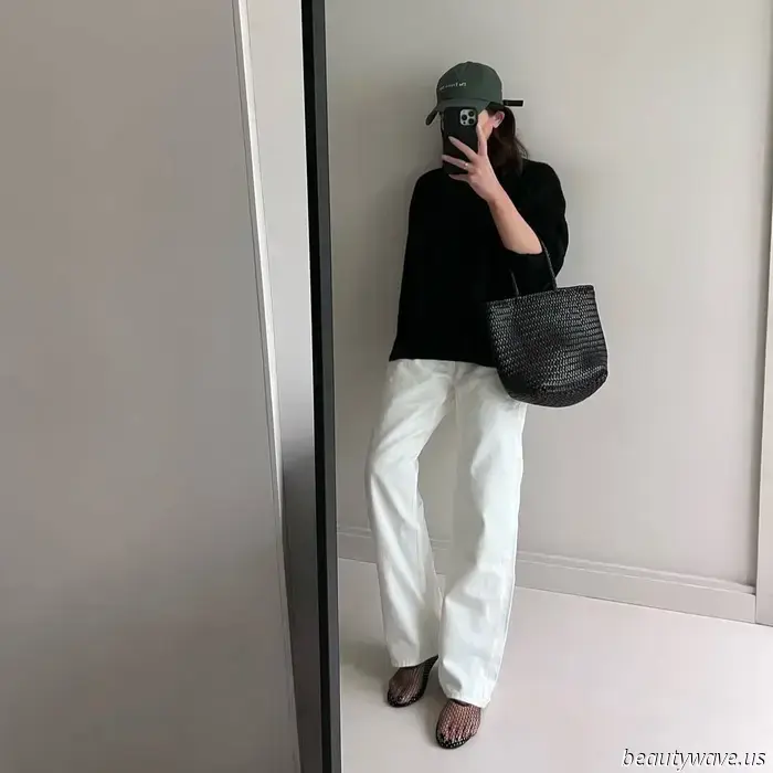 Is it just me, or are all the trendy girls now combining ballet flats with this anti-denim pant trend?