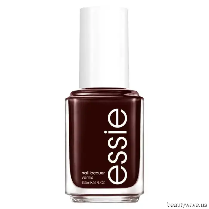 Da Onice a Bianco Latte, Questi Sono i 7 Migliori Colori di Unghie per Toni di Pelle Scura