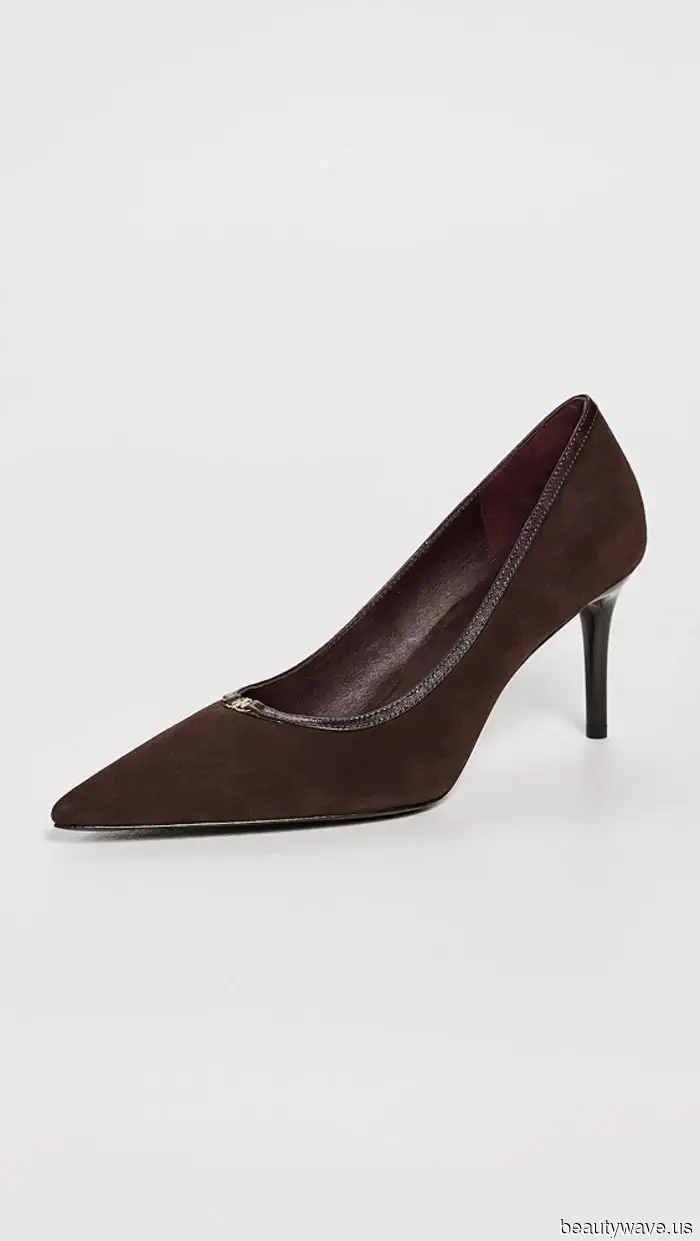 I pantaloni neri con stivali neri sono superati&mdash;questo è il colore delle scarpe che le ragazze alla moda indossano invece