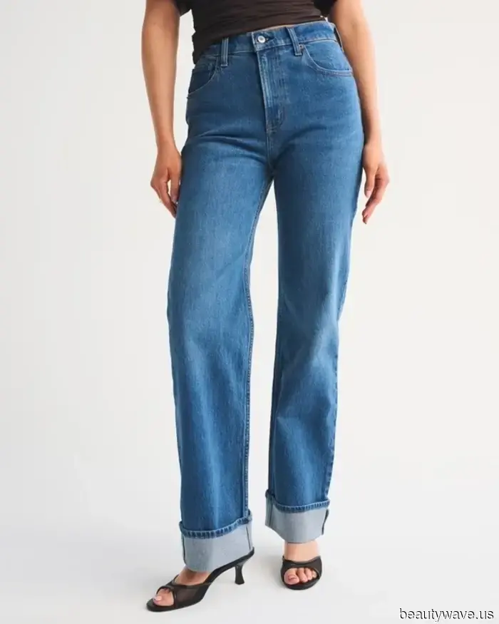 Es ist offiziell&mdash;das sind die 3 schicksten Jeans- und Schuhkombinationen, die Modeleute gerade tragen.