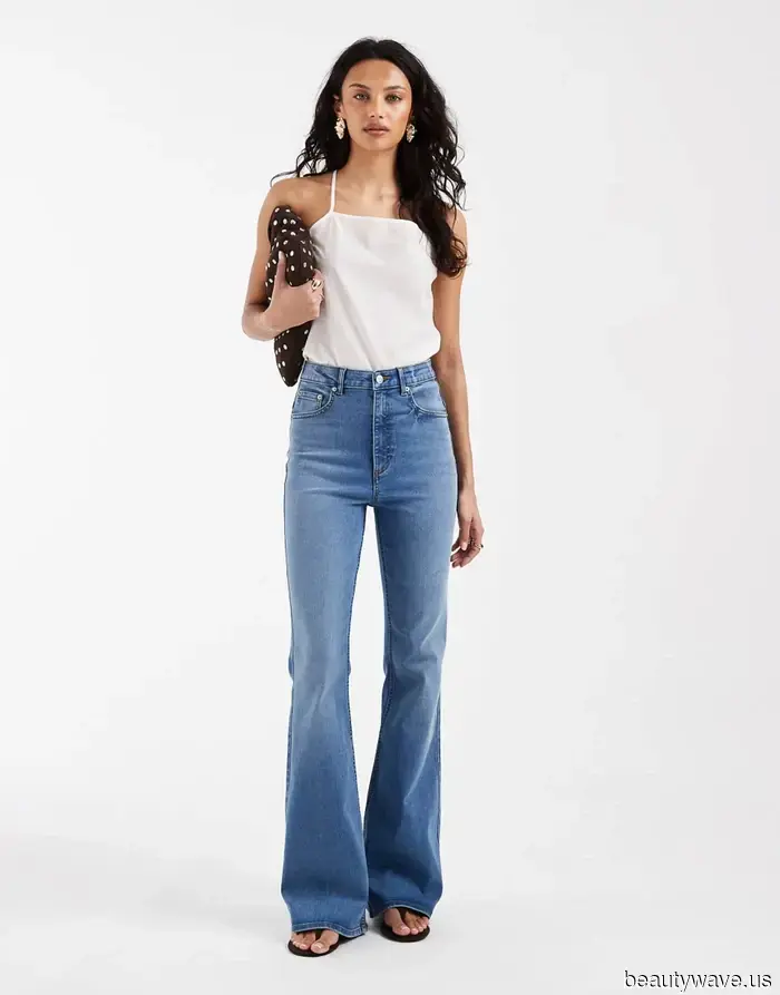 Ich war unsicher, ob ich Jeans zum Flughafen tragen sollte, bis diese 3 Denim-Looks von Promis meine Meinung änderten.