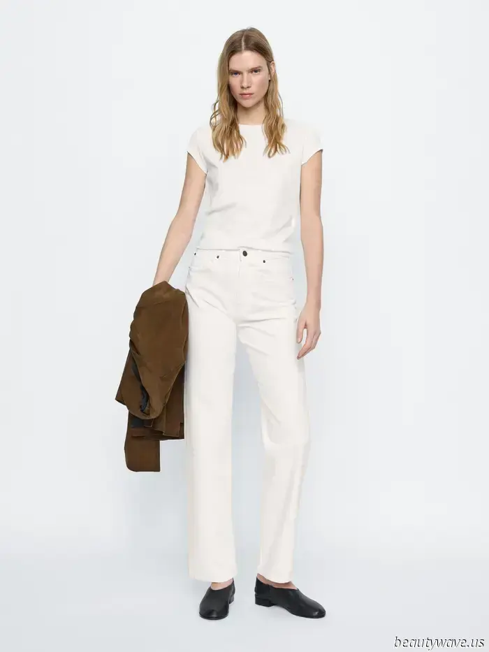 Is it just me, or are all the trendy girls opting for this denim style instead of baggy jeans?
