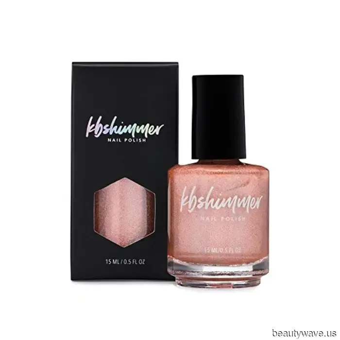 Forget Glazed Nails—My Friends and I Keep Requesting This Superior Chrome Mani at the Moment.