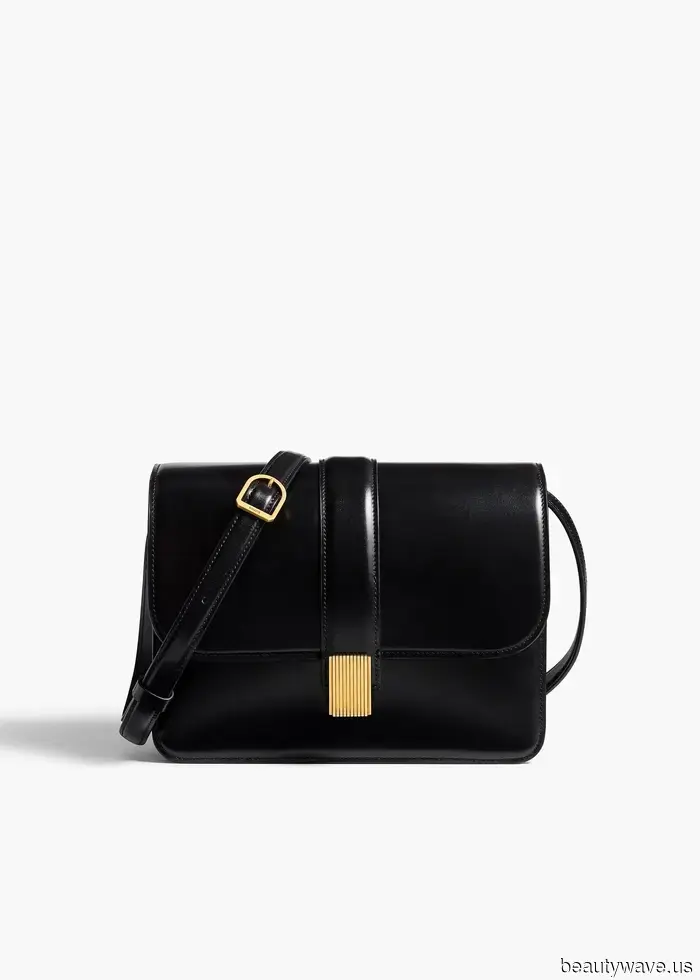 Se vivi a New York, dovresti sapere che il modo più chic per indossare una minigonna e collant in autunno è con questo elegante…