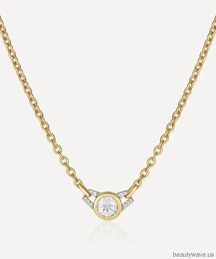 While black shoes will forever be a classic choice, this stylish shoe color is the only one I'll choose to wear this autumn.