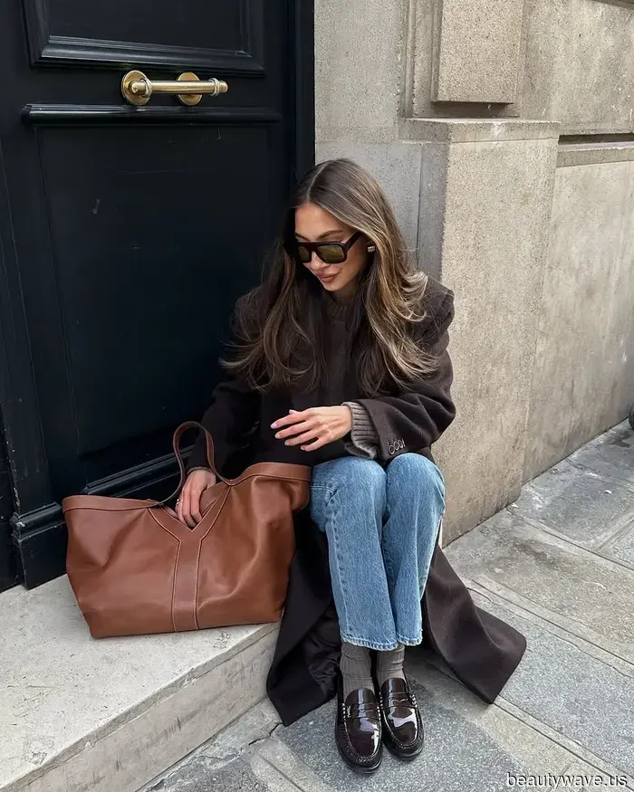 I’m noticing this subtly stylish flat-shoe trend being paired with outfits all over the place this fall.