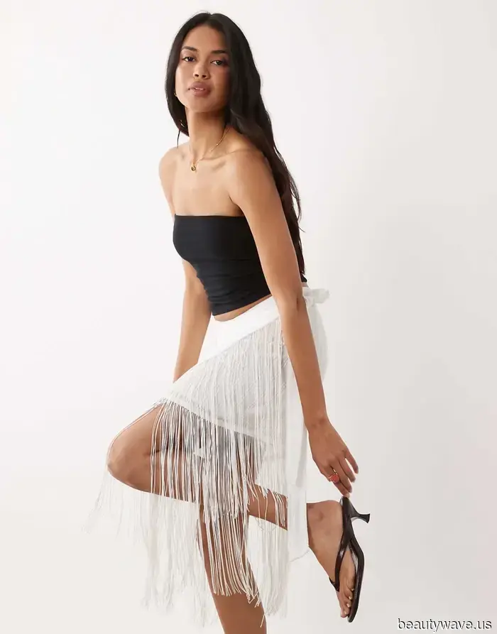 9 Stylish Midi-Skirt and Shoe Pairings Inspired by the Most Fashionable Women in Paris and London