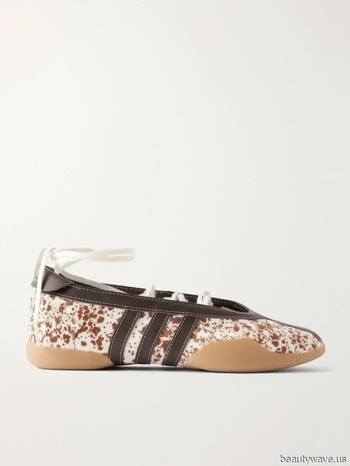 Neither a ballet flat nor a trainer—this "controversial" shoe is exactly what I want to wear this autumn.