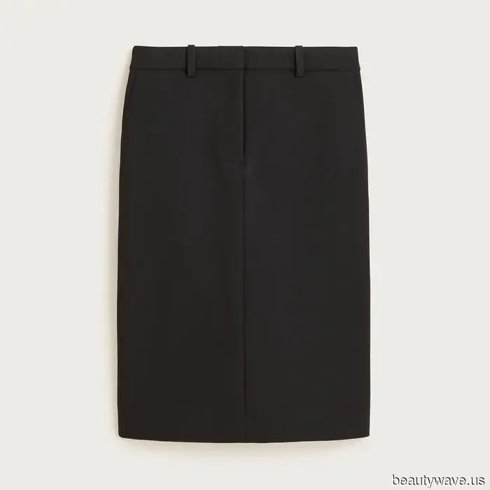 Every chic French woman understands that these 8 items give outfits a luxurious appearance.