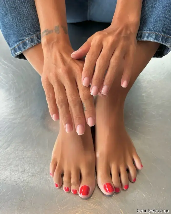 Estoy en el ánimo de un pedicura fresca&mdash;Estos 6 tonos estarán en los pies de todos en agosto.
