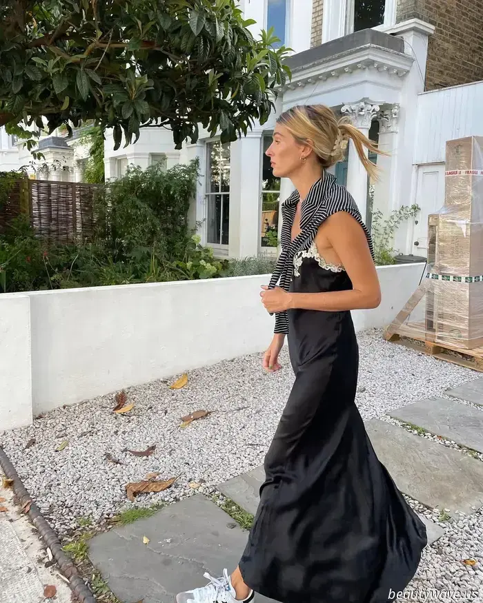 Non mettere via ancora i tuoi maglioni — le persone di moda più eleganti li stanno riutilizzando nel modo più chic per l'estate