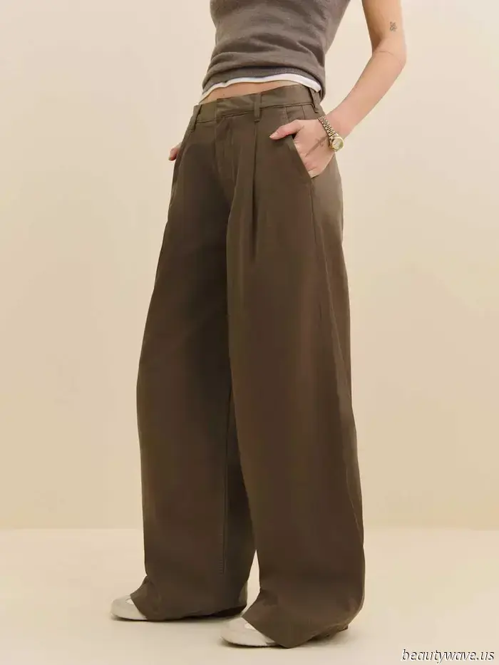 Everyone in the fashion world is pairing flip-flops with this sophisticated pant trend.