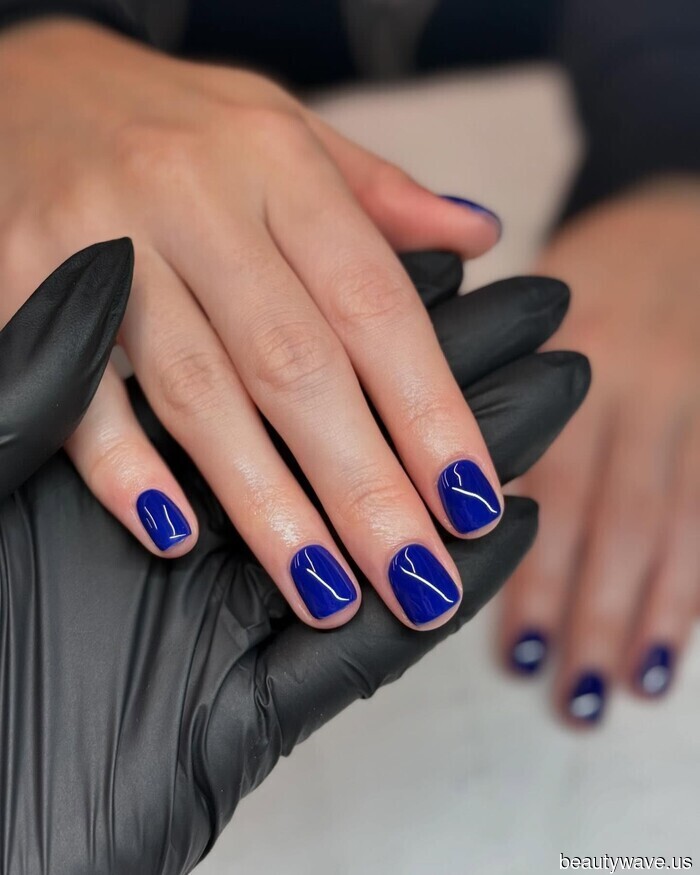 I 19 colori di smalto di lusso che le persone alla moda indossano in autunno (più quelli che stanno ritirando silenziosamente)