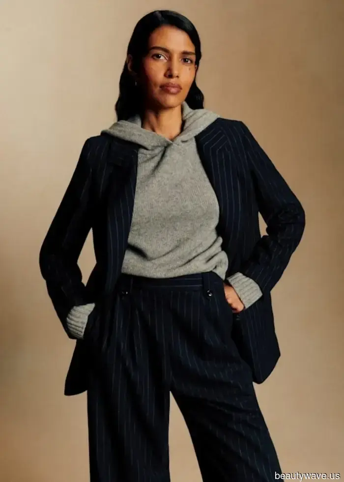 French women believe that dark jeans pair best with this neutral shade that isn't black.