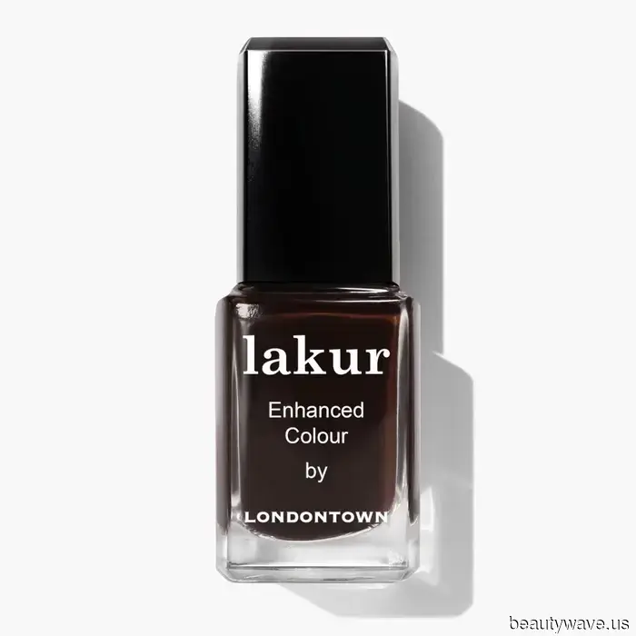 Aviso: Cada neoyorquino elegante ya está usando esta tendencia de manicura de aspecto lujoso.