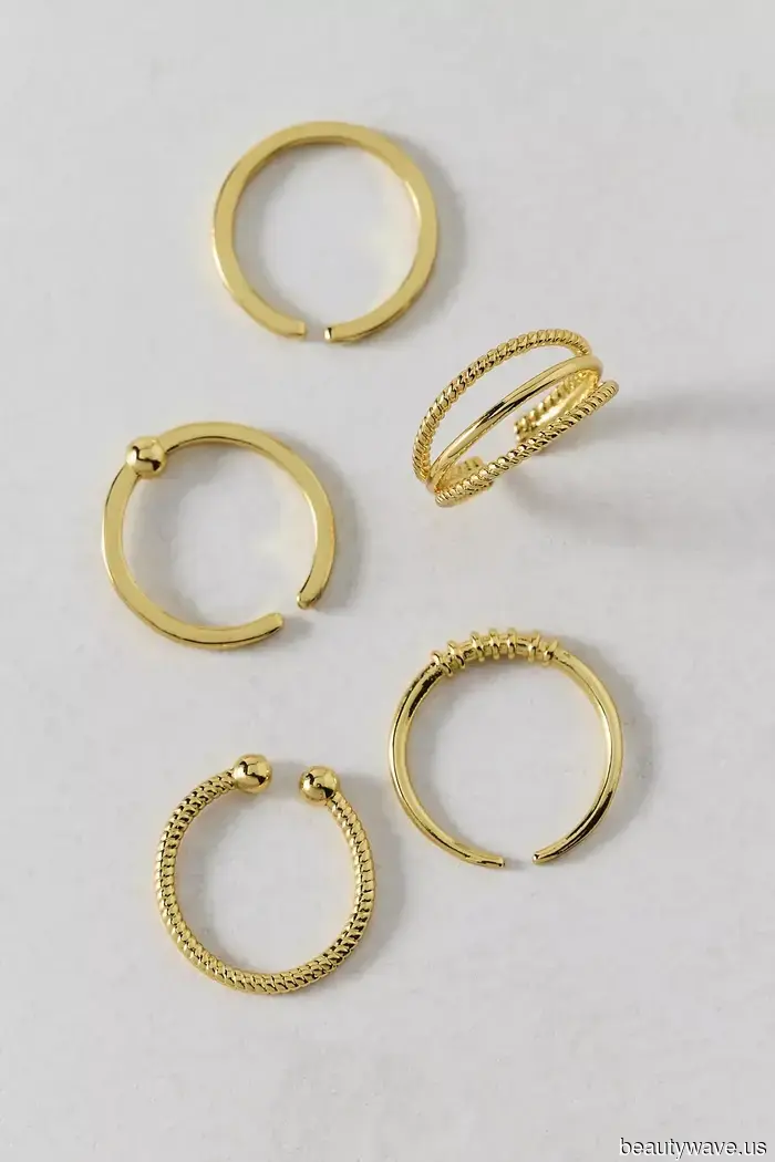 The Eerie Jewelry Trend That Influencers Are Reviving.