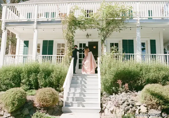 A Blush Wiederhoeft gown and a "Haunted Saloon" after-party made this California wedding truly unforgettable…