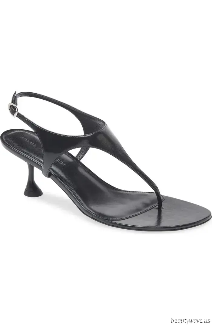 To achieve a stylish fashion-forward look, pair this shoe trend with cropped pants.
