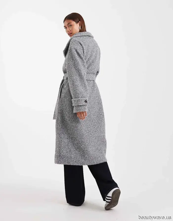 While black coats are nice, fashion enthusiasts in Paris, London, and NYC understand that these color trends exude much more elegance.