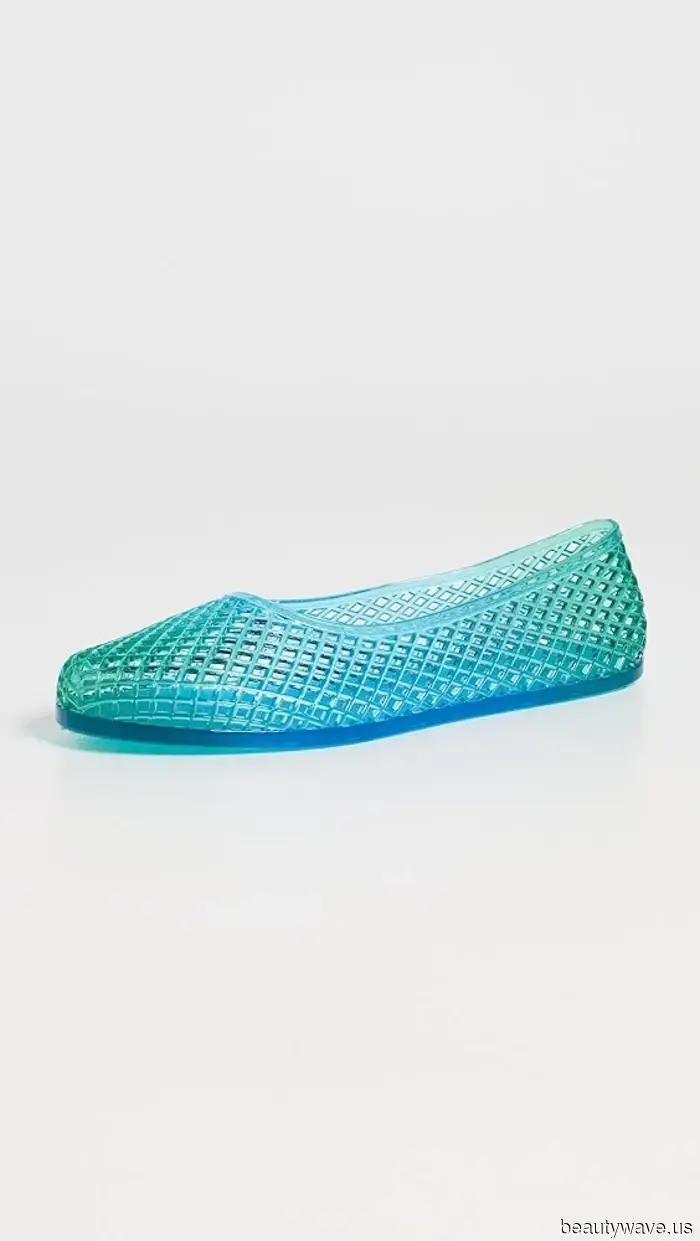 The Most Vacation-Friendly Shoe Trends for 2026
