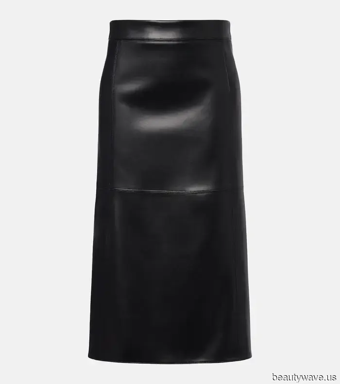 Le ragazze alla moda di Londra, NYC e Parigi stanno rendendo questa tendenza estiva "noiosa" di scarpe look costoso con questi 5…