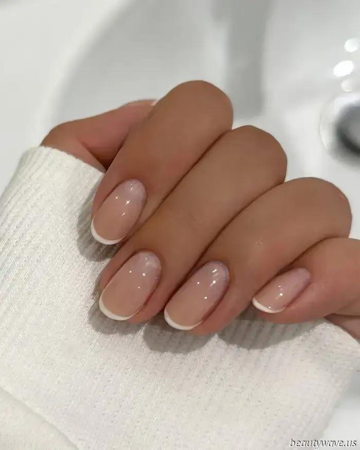 Beauty Editors Concur: This Simplistic French Manicure Trend Is an Evergreen Attraction.