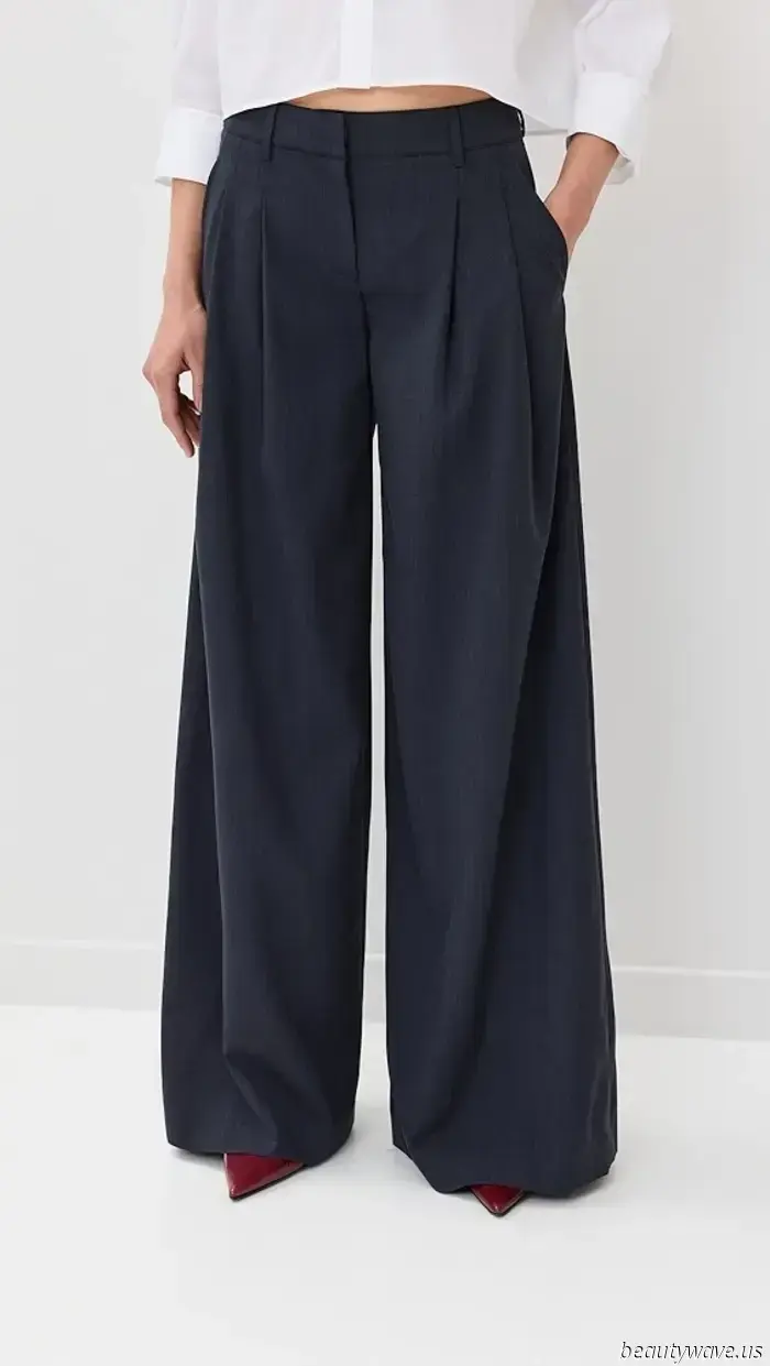 This pant style paired with flip-flops forms the most stylish combination we've encountered all summer.