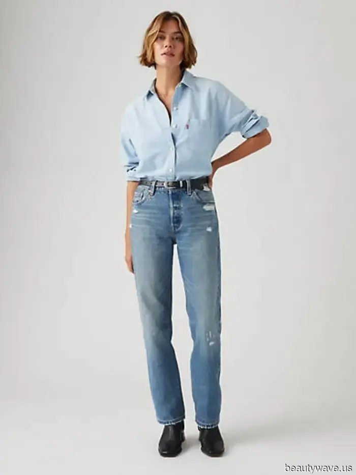 Breaking News: The Denim Wash That Will Rule Every Stylish Look This Fall