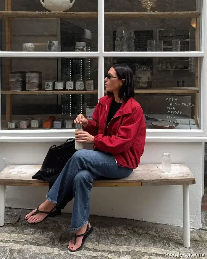 Improvvisamente, i londinesi stanno scambiando le giacche nere di base per questo colore molto più alla moda.