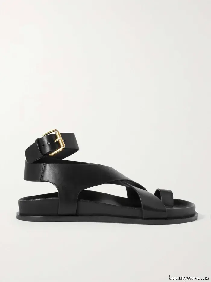 Pause the Flip-Flops, Rosie Huntington-Whiteley Has Just Made an Appearance in a Subtle Sandal Style.