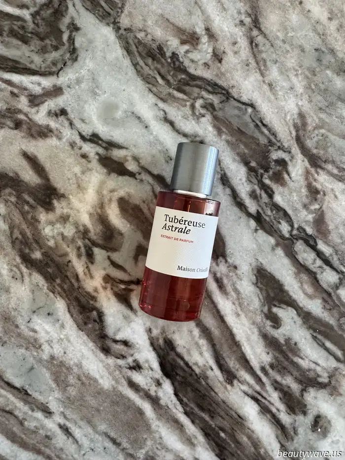 Probé la marca de perfume que le encanta a Rosie HW y recibí 10 elogios en menos de una hora.