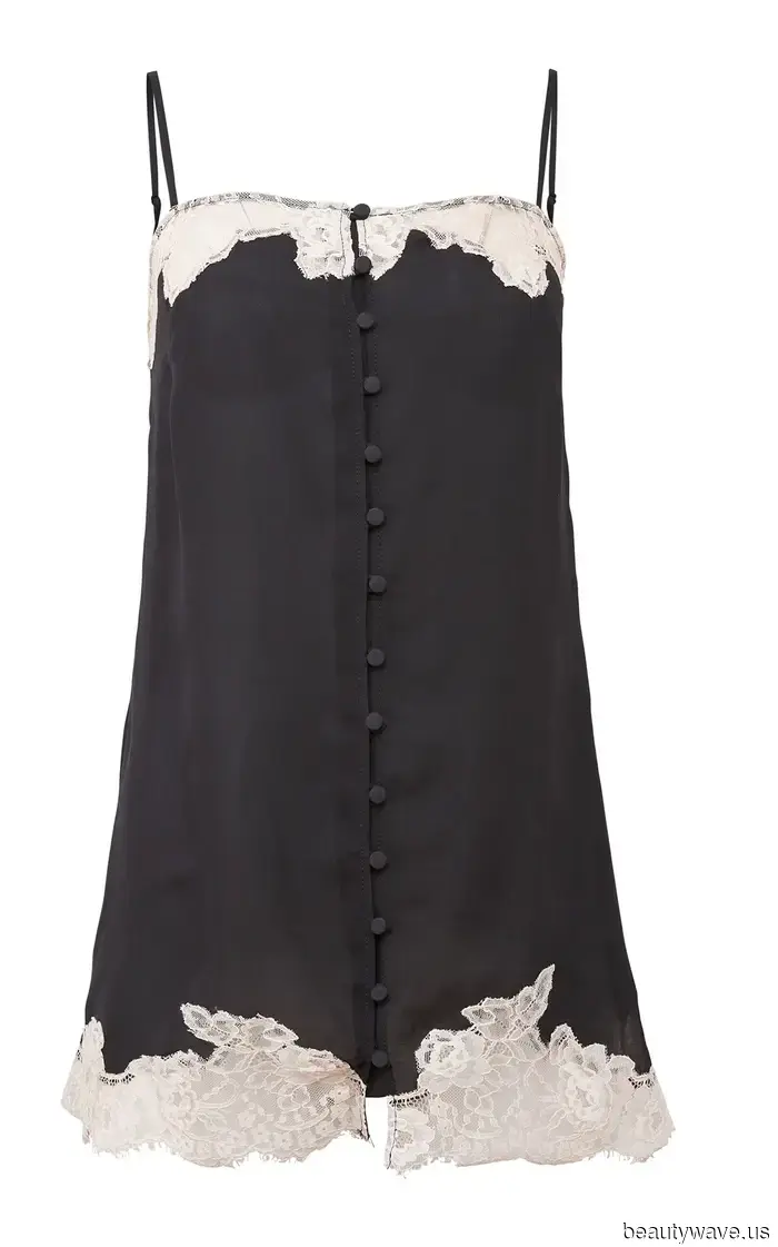 The Beautiful Dress Trend That Everyone Is Choosing Over Jeans and Trousers