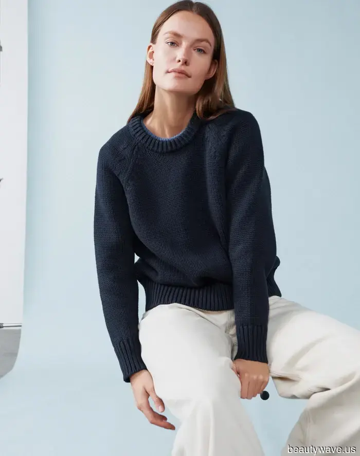 You can pair jeans with almost anything, yet it's this "mundane" piece that gives them an elegant touch.