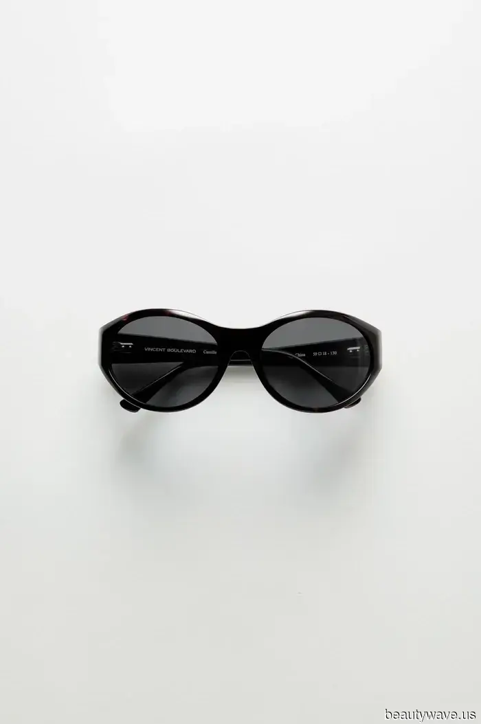 The Sunglasses Style That All Fashion Insiders Will Be Donning in 2026