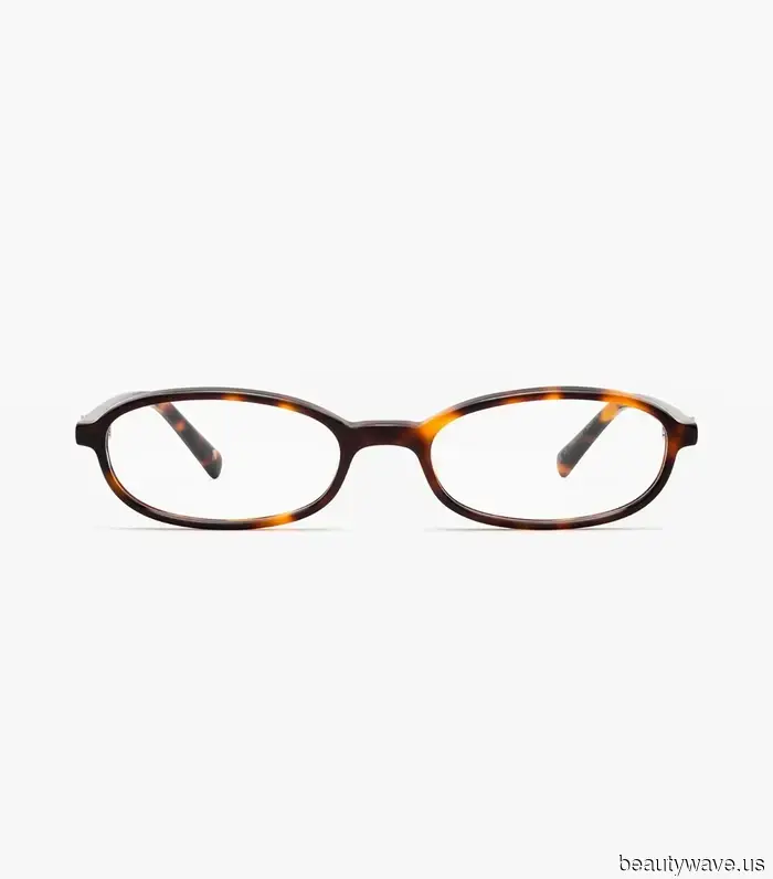 Just so you know: These are the specific bootcut pants that stylish girls are sporting this spring.