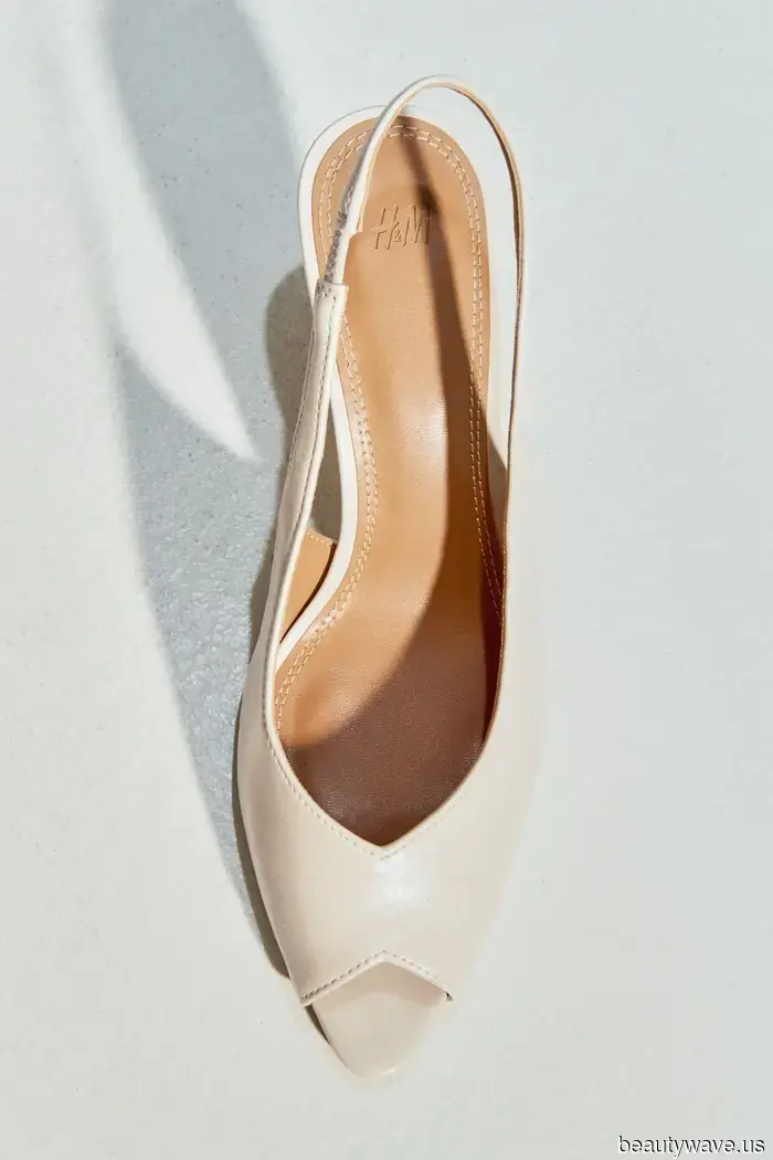 Non Sandali&mdash;Le persone alla moda stanno passando dai jeans a questa tendenza di scarpe più chic