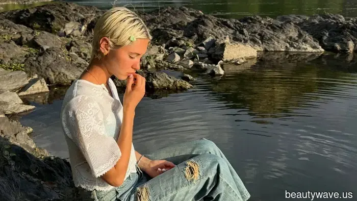 Boho blouses are currently trending, but I believe they pair best with this particular jeans style.