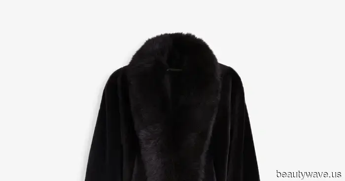 Dua Lipa Sported the Only Winter Coat for Cool Girls That We Desire