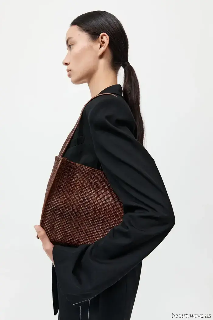 Style insiders are aware that these six summer accessory trends can elevate simple outfits to a more elegant level.