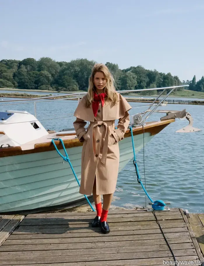 Improvvisamente, ogni persona alla moda che conosco indossa un trench coat del marchio londinese che rivaleggia con Zara.