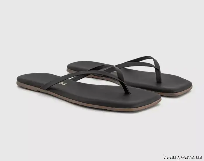 The most fashionable women I know are pairing shorts with these classic shoe trends this summer.