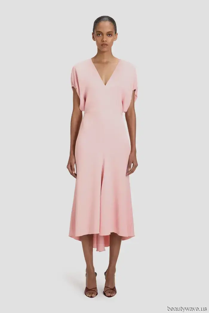 Sí, el blanco y negro es elegante, pero encuentro que la combinación de colores de Victoria Beckham es aún más elevada.